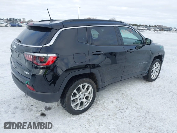 2024 Jeep Compass Latitude Lux with VIN 3C4NJDFN8RT103518, listed as a IAAI auction lot 41352342 with 13,535 mi miles and . Bid and sale history available at DreamBid. Image 4.