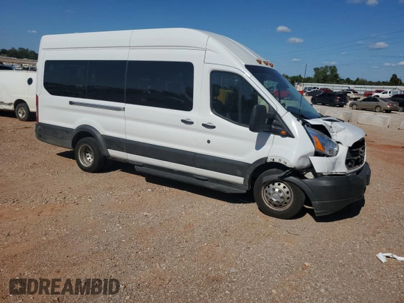 2019 Ford Transit Passenger XL with VIN 1FBVU4XMXKKB26565, listed as a Copart auction lot 70501504 with 82,291 mi miles and Salvage Title. Bid and sale history available at DreamBid. Image 4.
