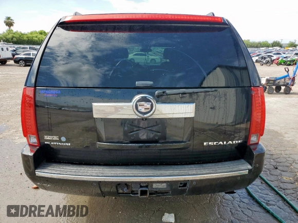 2010 Cadillac Escalade ESV Platinum Edition z VIN 1GYUKKEF9AR216912, wystawiony jako Copart lot #60753095 z przebiegiem 143 448 mil mil oraz Czysty tytuł • Clean title. Historia ofert i sprzedaży dostępna na DreamBid. Obrazek 6.