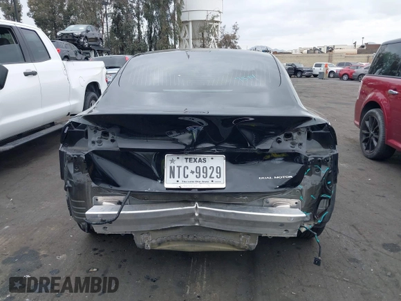 2020 Tesla Model 3 Long Range z VIN 5YJ3E1EB8LF790197, wystawiony jako IAAI lot #42053433 z przebiegiem 73 006 mil mil oraz . Historia ofert i sprzedaży dostępna na DreamBid. Obrazek 17.