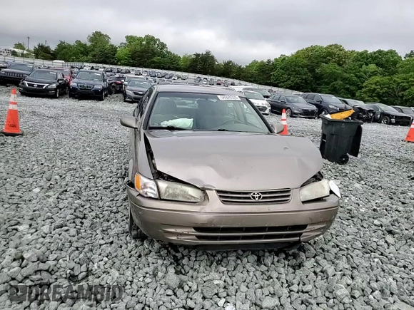 1999 Toyota Camry LE с VIN 4T1BG22K8XU522288, выставлен на аукционе Copart как лот 56928325 с пробегом 150 818 миль миль и Списание • Salvage title. История ставок и продаж доступна на DreamBid. Изображение 13.