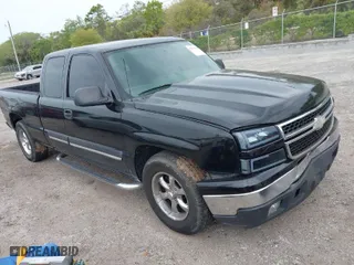 2006 Chevrolet Silverado 1500 LT1 with VIN 1GCEC19Z36Z119573, listed as a IAAI auction lot 41870707 with 154,245 mi miles. Bid and sale history available at carsss.com. Image 1.