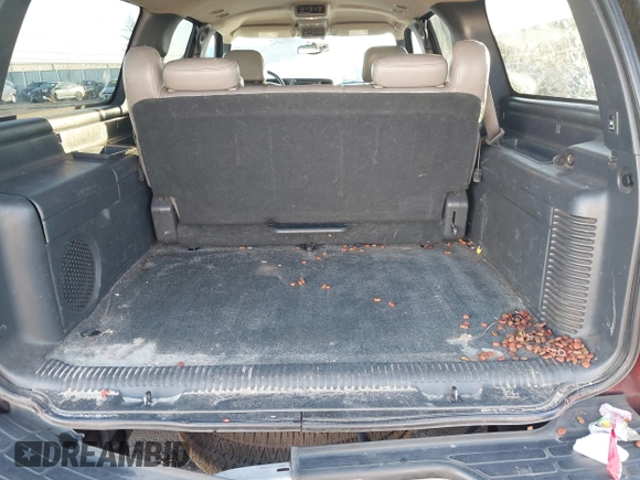 2002 Chevrolet Suburban LT with VIN 1GNFK16T92J186217, listed as a IAAI auction lot 41446083 with 199,849 mi miles. Bid and sale history available at carsss.com. Image 17.