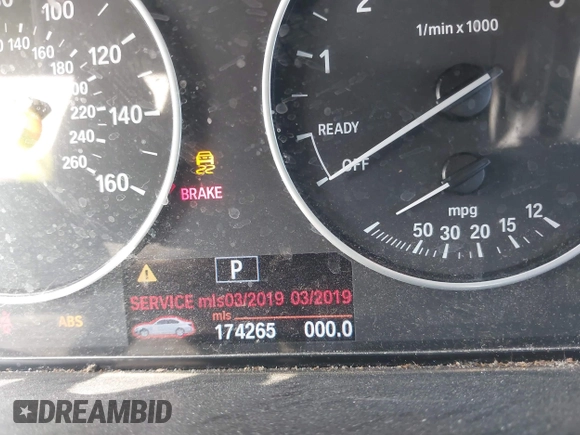 2013 BMW 3 Series 328i with VIN WBA3A5C53DF351970, listed as a IAAI auction lot 42142508 with 174,265 mi miles. Bid and sale history available at carsss.com. Image 7.