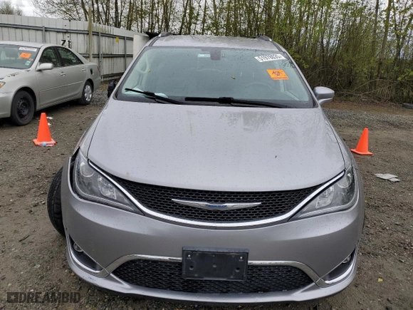 2018 Chrysler Pacifica Touring L with VIN 2C4RC1BG6JR211385, listed as a Copart auction lot 51978035 with 101,050 mi miles and Salvage Title. Bid and sale history available at carsss.com. Image 5.