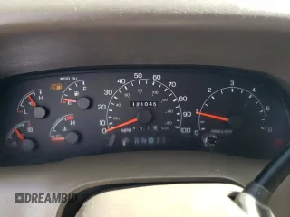 2001 Ford Super Duty F-250 XL with VIN 1FTNX21S81EC05051, listed as a Copart auction lot 68317304 with 121,045 mi miles and Clean Title. Bid and sale history available at carsss.com. Image 9.
