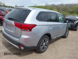 2017 Mitsubishi Outlander ES z VIN JA4AZ2A36HZ064804, wystawiony jako IAAI lot #42153351 z przebiegiem 115 714 mil mil oraz . Historia ofert i sprzedaży dostępna na DreamBid. Obrazek 4.