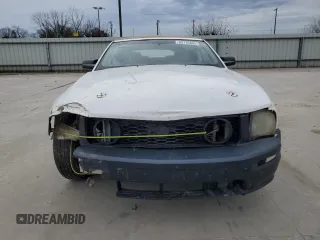 2008 Ford Mustang Deluxe with VIN 1ZVHT84N885204930, listed as a Copart auction lot 89170365 with Not Provided miles and Clean Title. Bid and sale history available at carsss.com. Image 5.