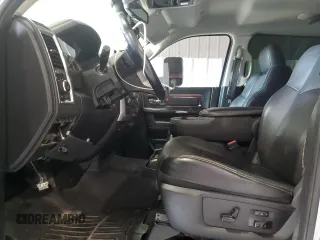 2017 Ram 2500 Laramie with VIN 3C6UR5FL8HG725754, listed as a Copart auction lot 44160425 with 150,148 mi miles and Clean Title. Bid and sale history available at carsss.com. Image 7.