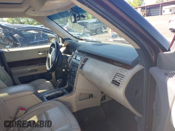 2009 Ford Flex SEL z VIN 2FMDK52C79BA02917, wystawiony jako IAAI lot #42314355 z przebiegiem 209 176 mil mil oraz . Historia ofert i sprzedaży dostępna na DreamBid. Obrazek 5.