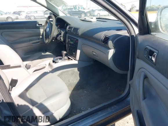 2005 Volkswagen Passat GLS with VIN WVWAD63B05P029893, listed as a IAAI auction lot 42451294 with 101,920 mi miles and . Bid and sale history available at DreamBid. Image 5.