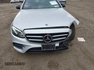 2018 Mercedes-Benz E with VIN WDDZF4KBXJA437064, listed as a IAAI auction lot 41902236 with 47,657 mi miles. Bid and sale history available at carsss.com. Image 19.
