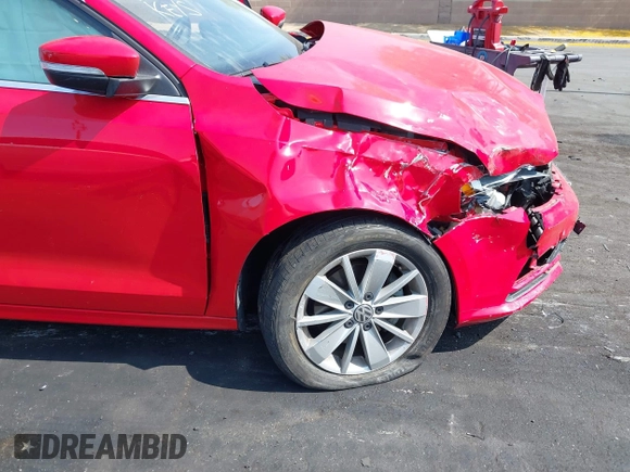 2015 Volkswagen Jetta SE with VIN 3VWD17AJ7FM303892, listed as a IAAI auction lot 42386050 with 50,998 mi miles and . Bid and sale history available at DreamBid. Image 13.