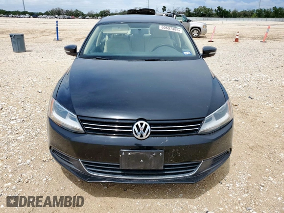 2013 Volkswagen Jetta SE with VIN 3VWDX7AJ3DM434233, listed as a Copart auction lot 60697485 with 74,333 mi miles and Salvage title. Bid and sale history available at DreamBid. Image 5.