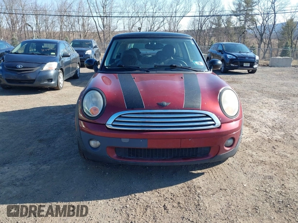 2009 MINI Cooper Hardtop with VIN WMWMF33509TU71339, listed as a IAAI auction lot 41777908 with 155,698 mi miles. Bid and sale history available at carsss.com. Image 6.