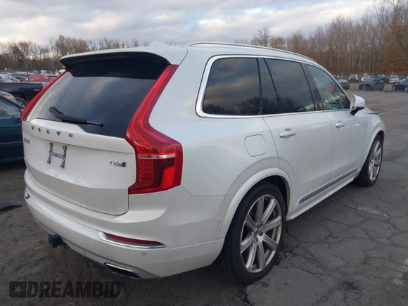 2016 Volvo XC90 T6 Inscription with VIN YV4A22PL9G1029962, listed as a IAAI auction lot 41314880 with 85,498 mi miles. Bid and sale history available at carsss.com. Image 4.