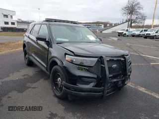 2023 Ford Police Interceptor Utility z VIN 1FM5K8ABXPGA62887, wystawiony jako IAAI lot #41694905 z przebiegiem 21 170 mil mil oraz . Historia ofert i sprzedaży dostępna na DreamBid. Obrazek 1.