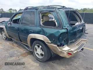 2005 Chevrolet TrailBlazer LT with VIN 1GNDT13S852337434, listed as a IAAI auction lot 41932250 with 209,003 mi miles and . Bid and sale history available at DreamBid. Image 3.