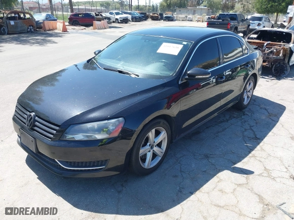 2012 Volkswagen Passat SE with VIN 1VWBP7A30CC025468, listed as a IAAI auction lot 41817638 with 204,508 mi miles. Bid and sale history available at carsss.com. Image 2.