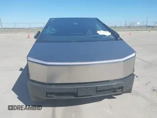 2024 Tesla Cybertruck с VIN 7G2CEHED8RA029960, выставлен на аукционе IAAI как лот 41829549 с пробегом 5 161 миль миль и . История ставок и продаж доступна на DreamBid. Изображение 12.
