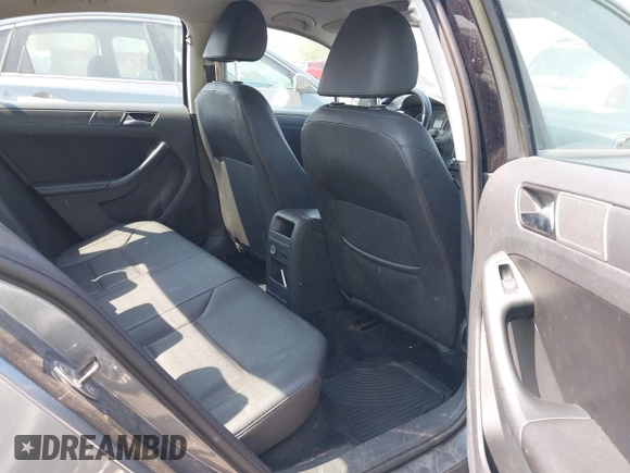 2012 Volkswagen Jetta SE с VIN 3VWDP7AJ3CM309148, выставлен на аукционе IAAI как лот 42417795 с пробегом 136 449 миль миль и . История ставок и продаж доступна на DreamBid. Изображение 8.