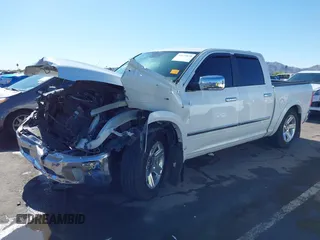 2015 Ram 1500 Laramie Longhorn z VIN 1C6RR7PM0FS508634, wystawiony jako IAAI lot #42125870 z przebiegiem Nie podano mil oraz . Historia ofert i sprzedaży dostępna na DreamBid. Obrazek 17.