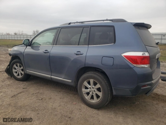 2013 Toyota Highlander with VIN 5TDZK3EH1DS100855, listed as a Copart auction lot 44433395 with 216,673 mi miles and Salvage Title. Bid and sale history available at carsss.com. Image 2.