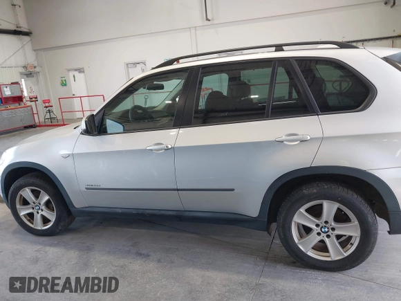2012 BMW X5 35d z VIN 5UXZW0C53CL674187, wystawiony jako IAAI lot #42274931 z przebiegiem 272 642 mil mil oraz . Historia ofert i sprzedaży dostępna na DreamBid. Obrazek 14.