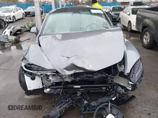 2025 Tesla Model 3 Long Range z VIN 5YJ3E1EA2SF885408, wystawiony jako IAAI lot #41778498 z przebiegiem 1 566 mil mil oraz . Historia ofert i sprzedaży dostępna na DreamBid. Obrazek 12.