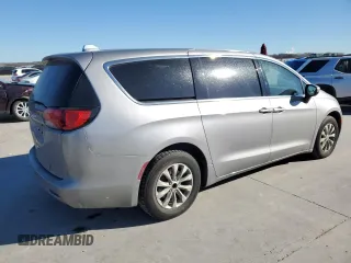 2017 Chrysler Pacifica Touring with VIN 2C4RC1DG9HR668277, listed as a Copart auction lot 87424464 with 171,515 mi miles and Salvage Title. Bid and sale history available at DreamBid. Image 3.
