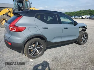 2021 Volvo XC40 R-Design with VIN YV4162UM9M2401811, listed as a Copart auction lot 59177733 with 11,993 mi miles and . Bid and sale history available at carsss.com. Image 3.