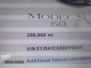 2013 Tesla Model S с VIN 5YJSA1CG5DFP06411, выставлен на аукционе IAAI как лот 41079914 с пробегом 266 968 миль миль и . История ставок и продаж доступна на DreamBid. Изображение 15.