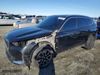 2023 BMW X1 xDrive28i with VIN WBX73EF00P5Y01831, listed as a Copart auction lot 45884075 with 27,984 mi miles and Salvage Title. Bid and sale history available at carsss.com. Image 1.