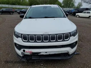 2022 Jeep Compass Latitude z VIN 3C4NJCBB8NT156266, wystawiony jako Copart lot #55321825 z przebiegiem 73 771 mil mil oraz Szkoda całkowita • Salvage title. Historia ofert i sprzedaży dostępna na DreamBid. Obrazek 5.