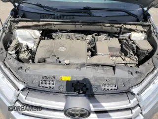 2018 Toyota Highlander SE z VIN 5TDJZRFH7JS866725, wystawiony jako Copart lot #57944005 z przebiegiem 62 177 mil mil oraz Szkoda całkowita • Salvage title. Historia ofert i sprzedaży dostępna na DreamBid. Obrazek 12.