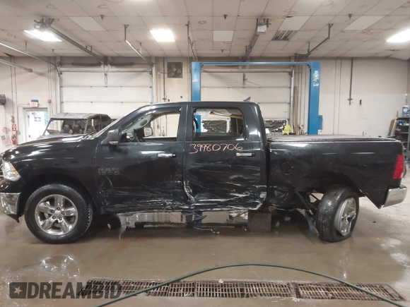 2018 Ram 1500 Big Horn with VIN 1C6RR7LG0JS352281, listed as a IAAI auction lot 39980706 with 56,822 mi miles. Bid and sale history available at carsss.com. Image 13.