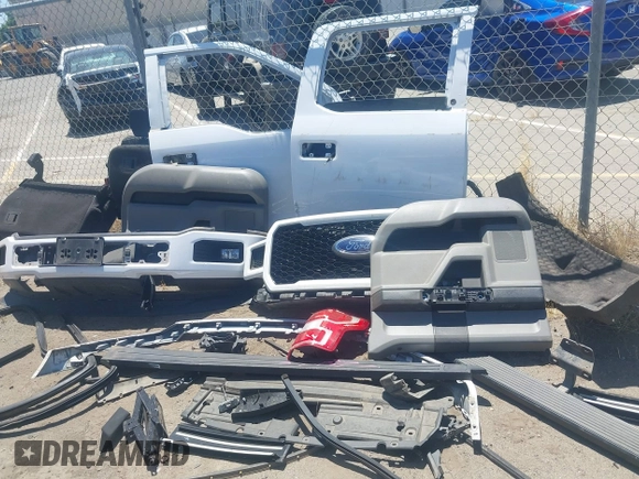 2018 Ford F-150 XL with VIN 1FTEW1EP8JKF82063, listed as a IAAI auction lot 42299414 with 153,706 mi miles and . Bid and sale history available at DreamBid. Image 12.
