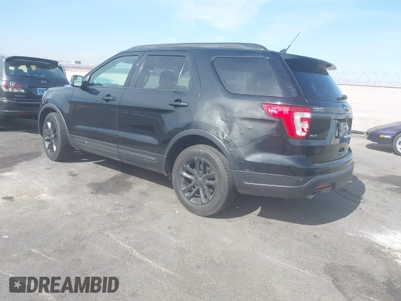 2018 Ford Explorer XLT z VIN 1FM5K7D89JGB09280, wystawiony jako IAAI lot #42360480 z przebiegiem 76 727 mil mil oraz . Historia ofert i sprzedaży dostępna na DreamBid. Obrazek 6.