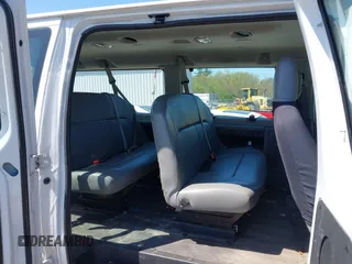 2013 Ford Econoline Passenger XL z VIN 1FBNE3BL8DDA48011, wystawiony jako IAAI lot #42221850 z przebiegiem 74 189 mil mil oraz . Historia ofert i sprzedaży dostępna na DreamBid. Obrazek 8.