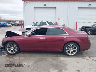 2019 Chrysler 300 C Luxury Series with VIN 2C3CCAPT8KH506432, listed as a IAAI auction lot 40933892 with 100,862 mi miles and . Bid and sale history available at carsss.com. Image 14.