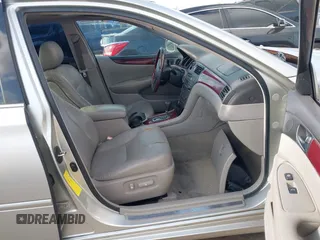2004 Lexus ES 330 with VIN JTHBA30G045016212, listed as a IAAI auction lot 42057870 with 261,935 mi miles. Bid and sale history available at carsss.com. Image 5.