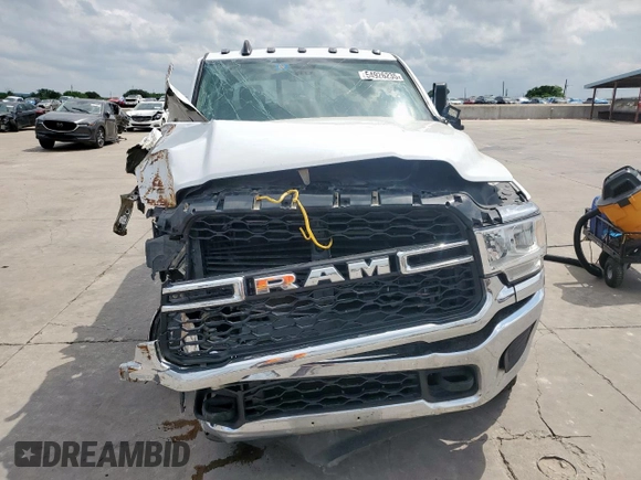 2020 Ram 2500 Tradesman z VIN 3C6UR5HLXLG250095, wystawiony jako Copart lot #54926235 z przebiegiem 197 992 mil mil oraz Nie do naprawy • Non repairable. Historia ofert i sprzedaży dostępna na DreamBid. Obrazek 5.