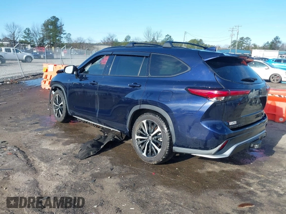 2021 Toyota Highlander XSE with VIN 5TDJZRBH0MS121857, listed as a IAAI auction lot 41718189 with Not provided miles and . Bid and sale history available at DreamBid. Image 3.