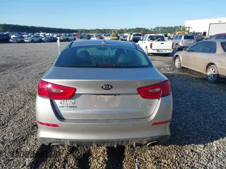 2015 Kia Optima SX z VIN 5XXGR4A72FG419739, wystawiony jako IAAI lot #41972453 z przebiegiem 204 336 mil mil oraz . Historia ofert i sprzedaży dostępna na DreamBid. Obrazek 16.