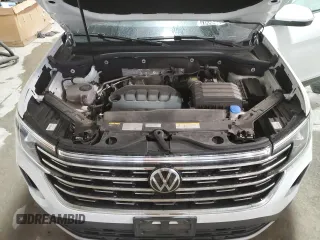 2024 Volkswagen Atlas SEL with VIN 1V2BR2CA1RC516585, listed as a Copart auction lot 44335095 with 17,611 mi miles and Clean title. Bid and sale history available at DreamBid. Image 12.