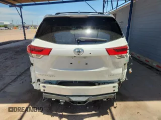 2018 Toyota Highlander SE z VIN 5TDJZRFH2JS550407, wystawiony jako Copart lot #61050545 z przebiegiem 71 711 mil mil oraz Szkoda całkowita • Salvage title. Historia ofert i sprzedaży dostępna na DreamBid. Obrazek 6.
