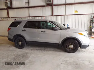2013 Ford Police Interceptor Utility z VIN 1FM5K8AR8DGA68521, wystawiony jako IAAI lot #42063404 z przebiegiem 84 716 mil mil oraz . Historia ofert i sprzedaży dostępna na DreamBid. Obrazek 13.