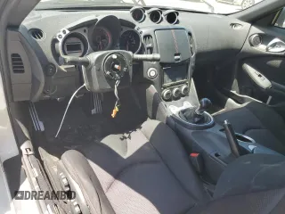 2011 Nissan 370Z Touring z VIN JN1AZ4EH7BM551606, wystawiony jako Copart lot #57173945 z przebiegiem Nie podano mil oraz Szkoda całkowita • Salvage title. Historia ofert i sprzedaży dostępna na DreamBid. Obrazek 8.