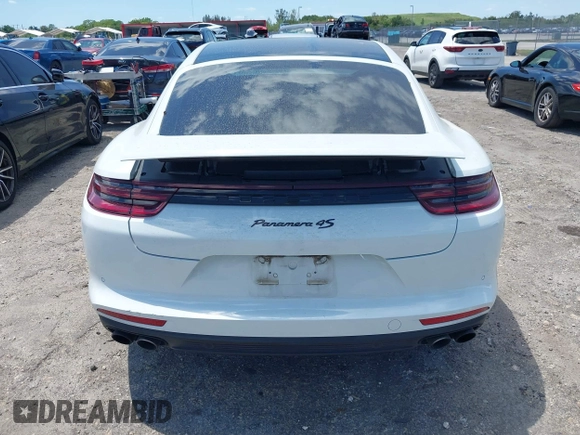 2018 Porsche Panamera 4S с VIN WP0AB2A76JL131763, выставлен на аукционе IAAI как лот 42038086 с пробегом 68 121 миль миль и . История ставок и продаж доступна на DreamBid. Изображение 17.