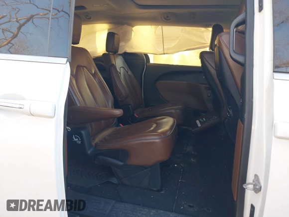 2017 Chrysler Pacifica Limited with VIN 2C4RC1GG4HR500560, listed as a IAAI auction lot 41764809 with 92,817 mi miles and . Bid and sale history available at DreamBid. Image 8.